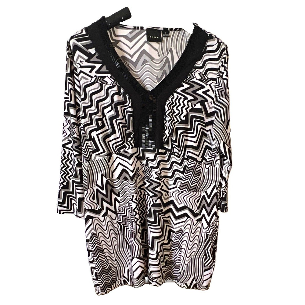 Tribal Women's Geometric V-Neck 3/4 Sleeve shirt Black White Gray L